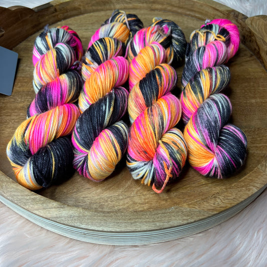 *NEW* Oscar Worsted - Halloween Yarn- Malibu Masquerade