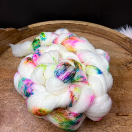 Color 02 19.5 Superwash Merino Combed Top